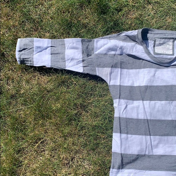 Abercrombie & Fitch Tee - Picture 6 of 7